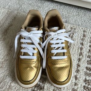 Nike Air Force 1 gold